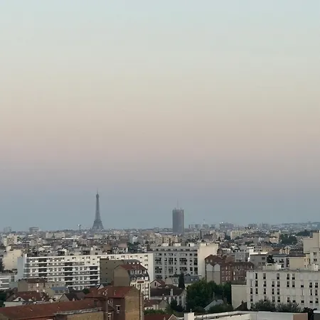 Enjoy Eiffel Sparkle From Your Balcony Apartman *