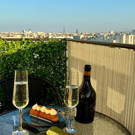 Enjoy Eiffel Sparkle From Your Balcony Apartman Asnières
