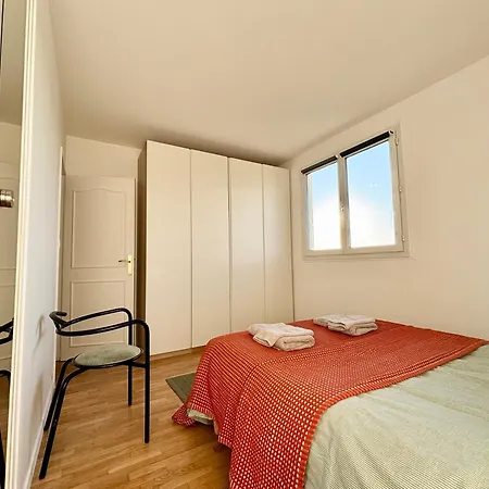 Enjoy Eiffel Sparkle From Your Balcony Asnières