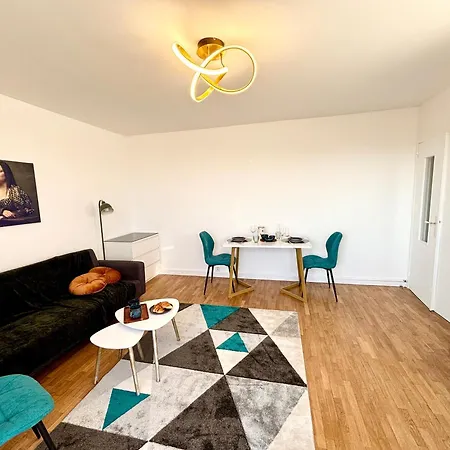 Enjoy Eiffel Sparkle From Your Balcony Διαμέρισμα *