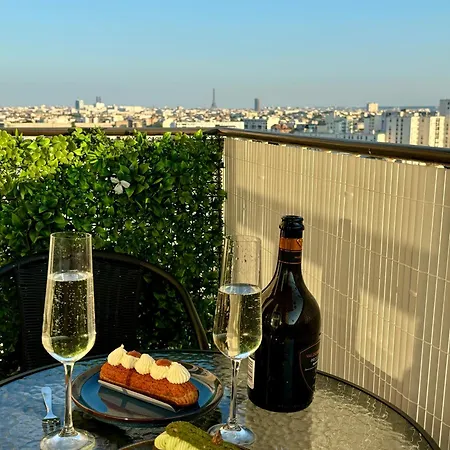 Enjoy Eiffel Sparkle From Your Balcony Apartman Asnières